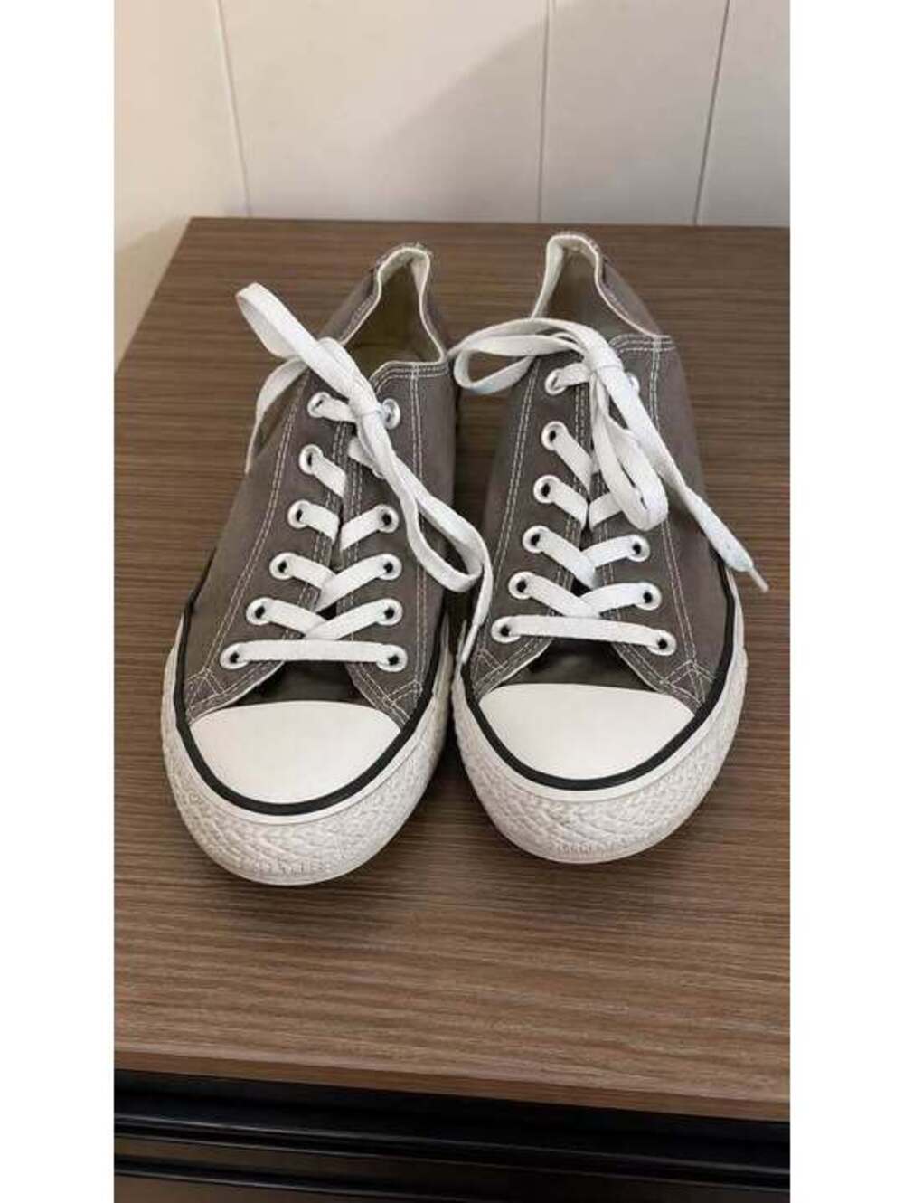Converse Chuck Taylor All Star Low Top – Gray – Men’s 7.5 / Women’s 9.5